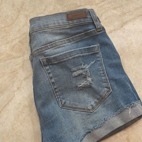 Blank NYC distressed jean short, size 27 - Picture 6 of 6